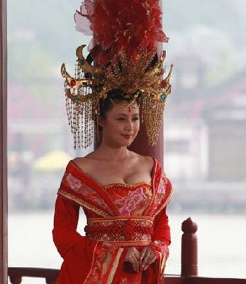 【1队】藤原纪香穿唐装扮“杨贵妃” 与殷桃促膝长谈-八卦田-杭州19楼