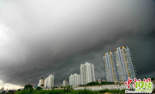 三个热带风暴同袭我国沿海地区 杭州上空出现