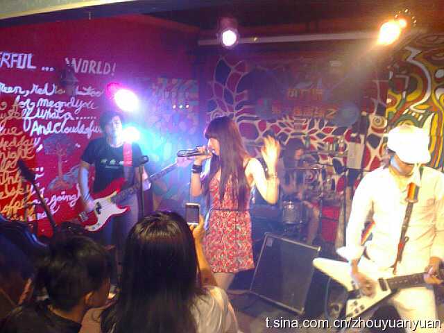 挂在盒子上复出前神秘热身演出亮相Timeout+