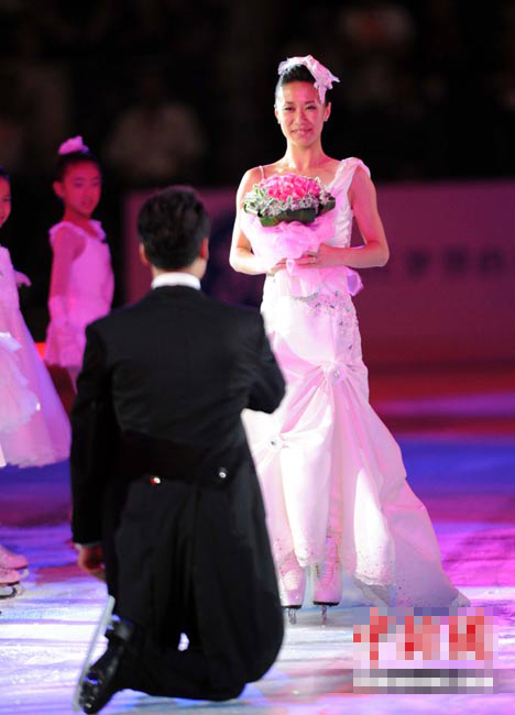 申雪赵宏博冰上婚礼秀收入600万 净盈利近百万