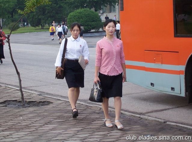在朝鲜的真实拍摄 818<em>美女</em>身上的<em>工作装</em>(图)-职