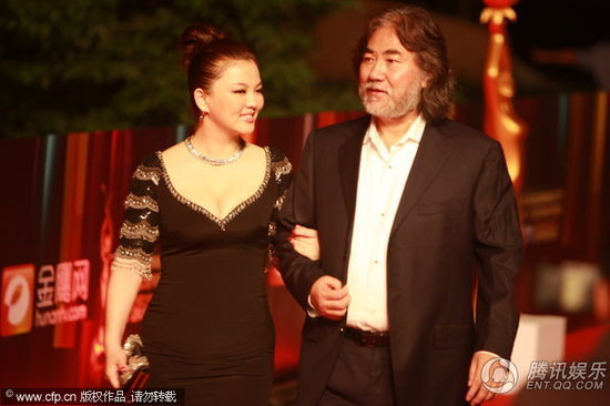 [4]金鹰节颁奖礼红毯现场 李湘携手张纪中重磅