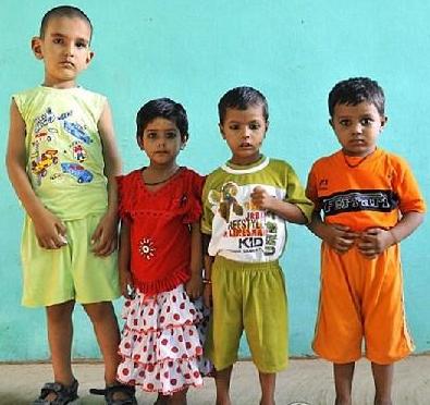 印度诞生小姚明 2岁半身高竟达1.35米-体育星