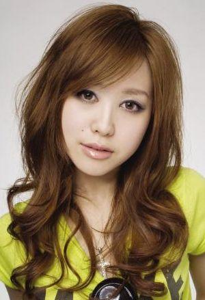 2010秋冬流行趋势是韩国哈密烫发型 让你大饱