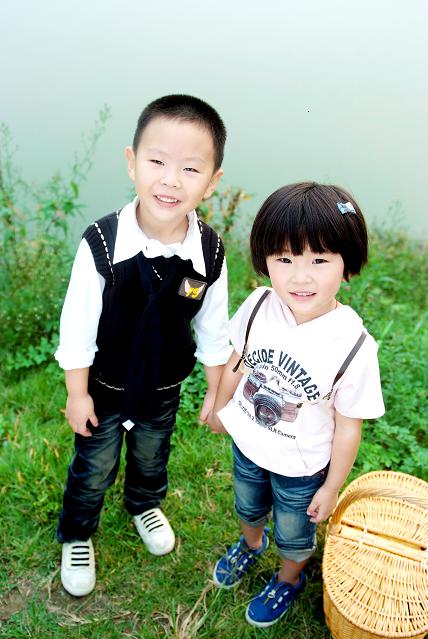 我们从<em>亲嘴</em>开始,<em>哥哥妹妹</em>拍照去-妈咪宝宝秀-杭