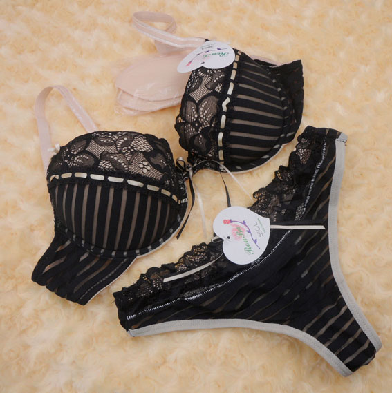 供应<em>批发</em>零售外贸内衣外贸<em>文胸</em>大码<em>文胸</em>内裤睡