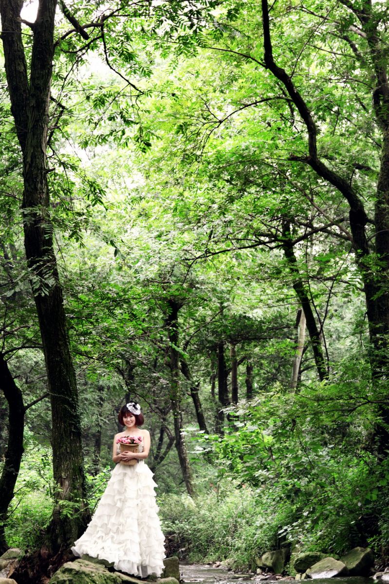 我深深的酒窝,是你的最爱,现在,我成了你的酒窝