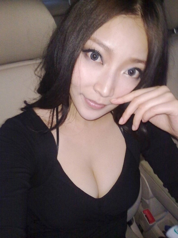 【<em>女人的乳沟就像时间</em>,挤一挤总会有的】第二