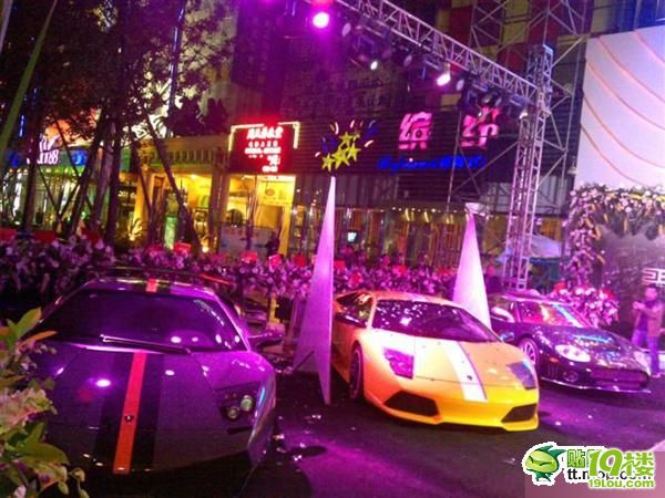 豪车助阵某酒吧开业现场 真给力-转贴之王-杭州