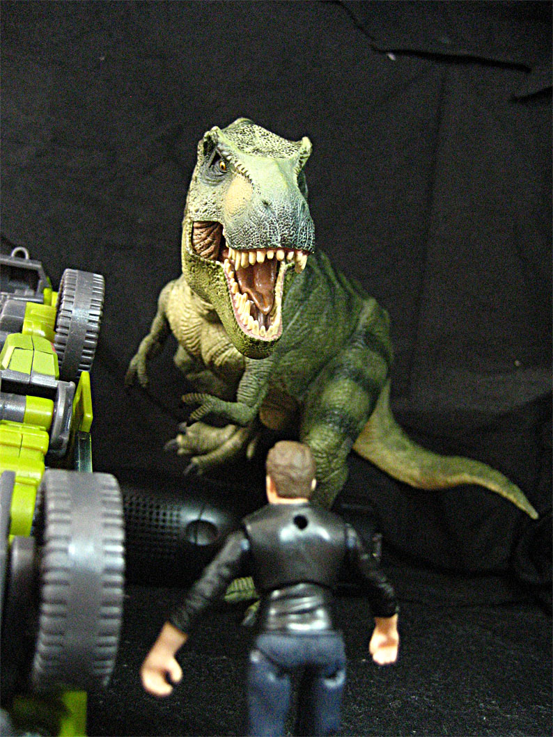 卡片机拍的,大家轻拍。。。侏罗纪公园,恐龙吃人