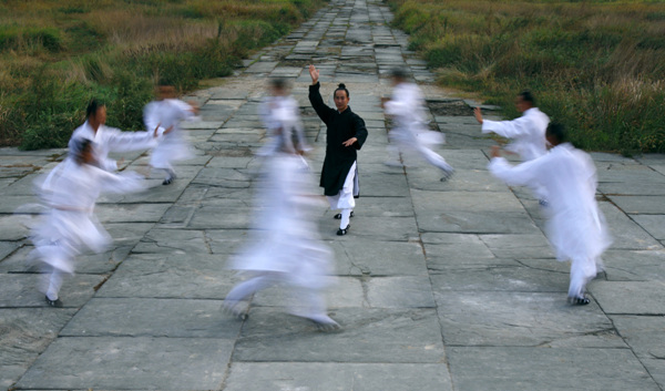 哇!快看武当太极湖的真功夫~