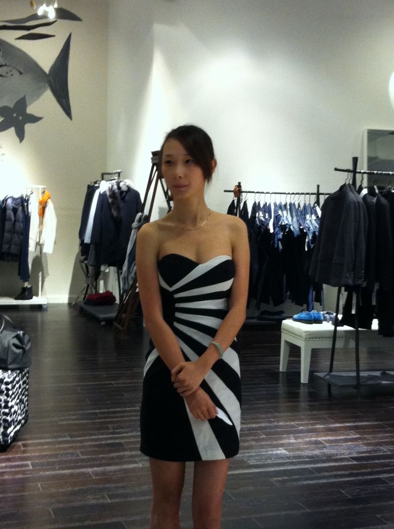 活动汇报帖:帅哥美女的时装秀+英语问答,太给