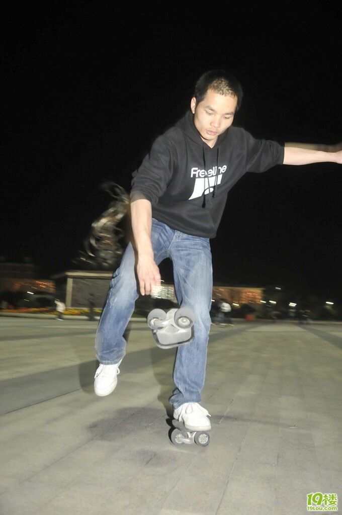 2010.12.4 距离漂移板 动作 表演3-活动归来-漂