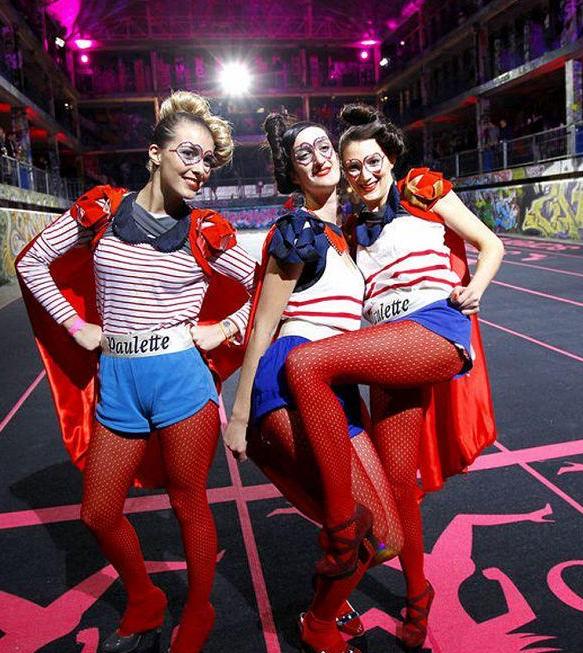 美女高跟鞋性感赛跑 演绎另类英法大战