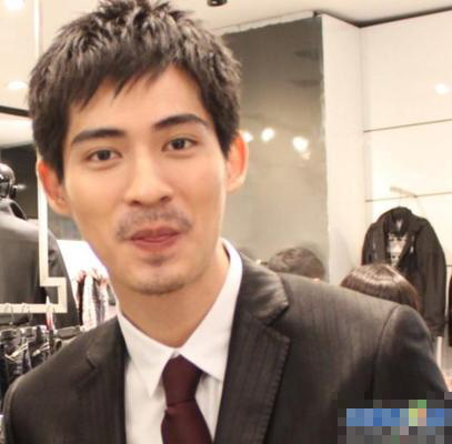 周渝民与大S分手后容貌变老 神情颓废成大叔-