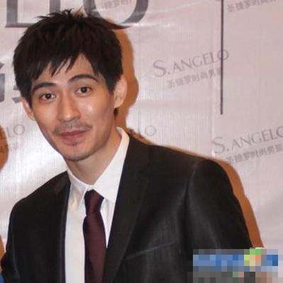 周渝民与大S分手后容貌变老 神情颓废成大叔-