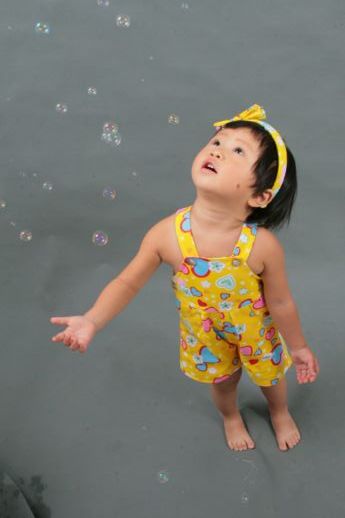 请问这里有没有两三岁女孩子出现X网名的?女生大全qq型腿可爱图片