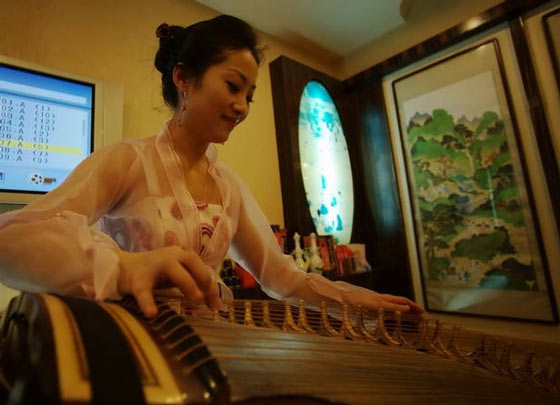 中國(guó)餐廳里的朝鮮姑娘 都好養(yǎng)眼(圖)