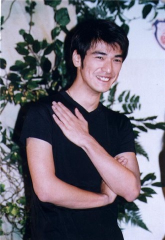 用酒窝迷死的男明星(有图)-八卦田-杭州19楼