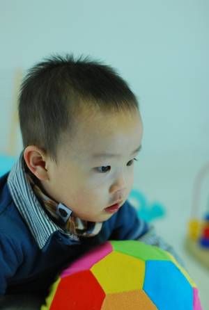 降温越来越频繁,宝宝脸上红血丝横行,教你对付