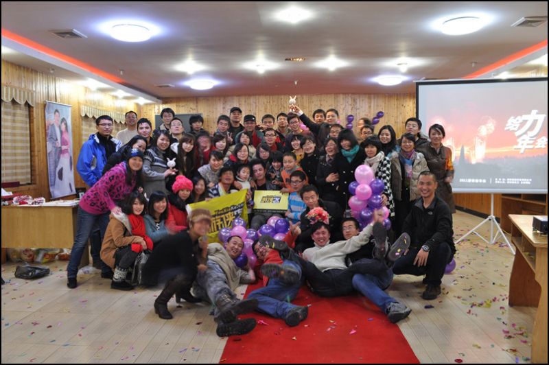 【2011超给力年会】神马风骚大闹金鳖园(n多风骚照爆料)