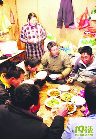 江苏太仓集装箱建胶囊宿舍 过道不足50公分