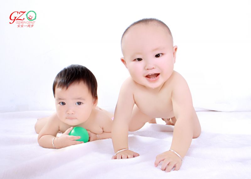 超可爱龙凤胎宝宝来报到了