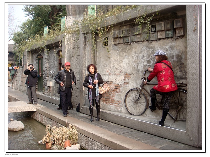 杭州河坊街年俗---舞狮、玉兔、高跷