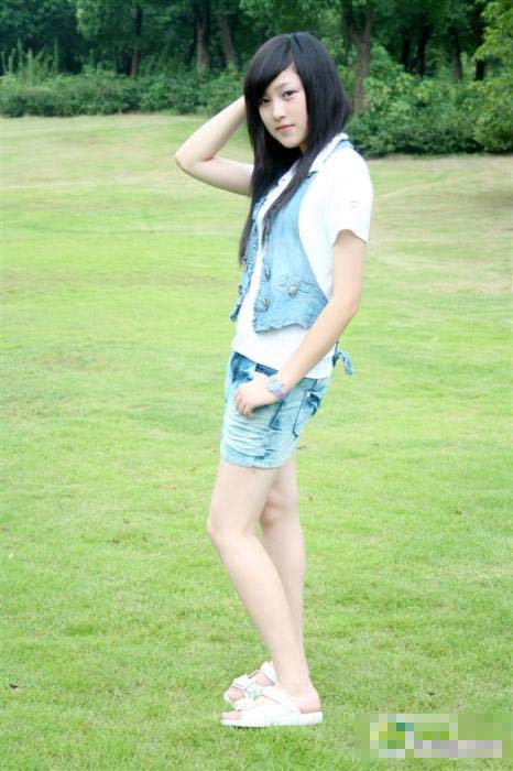 哥居然发现校服MM<em>潘雨婷</em>的空间相册-大学生活