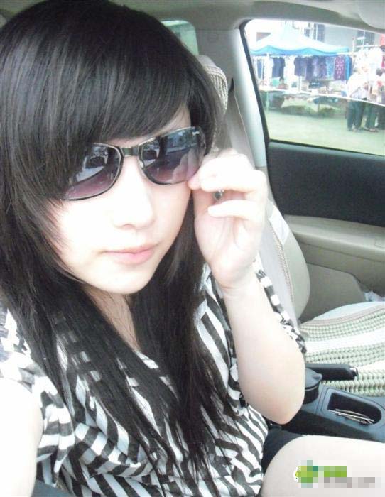 哥居然发现校服MM潘雨婷的空间相册-青春校园