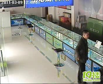 手机店被盗,看看贼偷手机的过程-草根消息-杭州