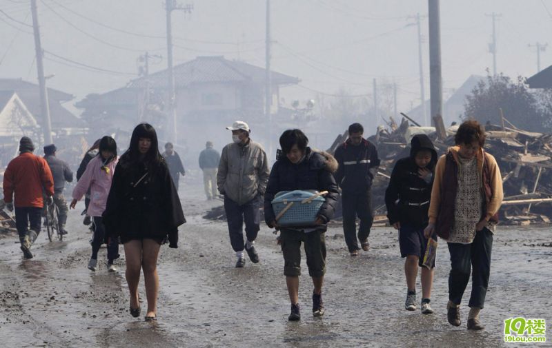 日本东北地区发生里氏9级特大地震满目苍夷-转