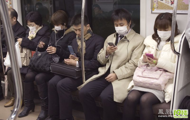 东京核辐射超量20倍 市民戴口罩挤地铁(高清图