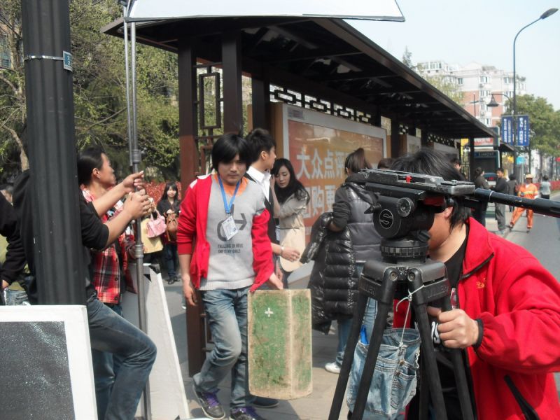 刚出去闲逛的时候碰到杨幂在拍戏,-八卦田-杭州
