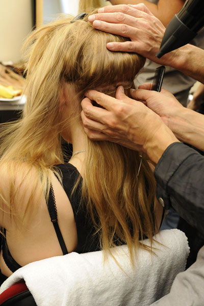 【外貌协会】与发型师沟通15个技巧,5个行为应