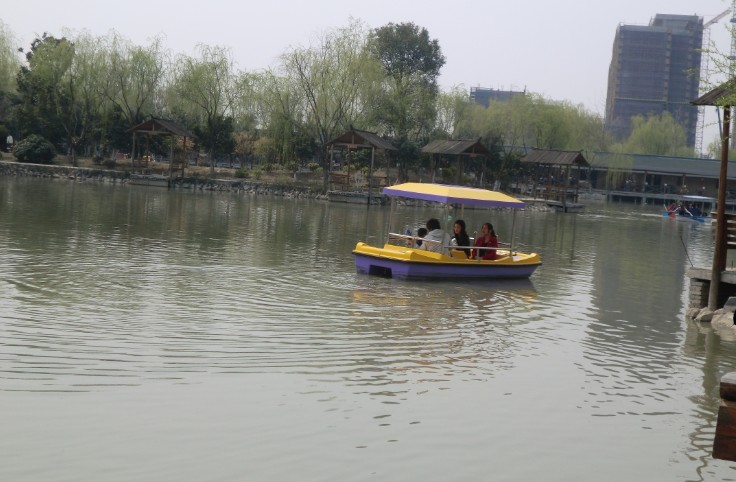 杭州哪里可以适合团队开会和吃饭的场所,急~-