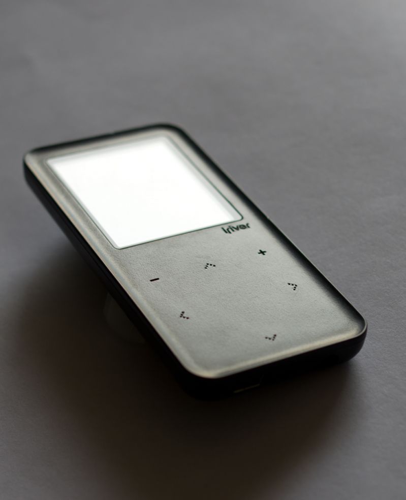 MP3 艾利和 E30 耳机 僵尸 Cyclone PR1 PRO