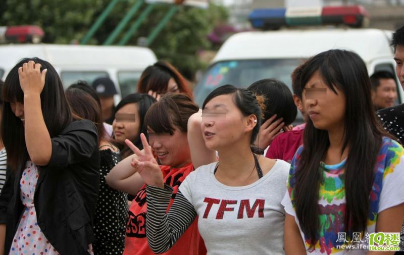 昆明破获特大传销案 团伙成员不惧反笑[高清大