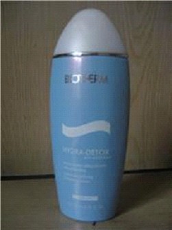 <em>打工妹</em>在城市的巨大变化--从温饱<em>问题</em>到面子问