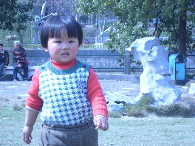 风采宝宝,智在必得之爱穿公主裙的小女孩-妈咪