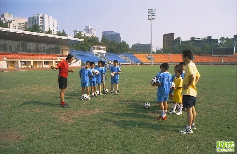 *=*=*专业游泳、足球培训夏令营开始报名了*=