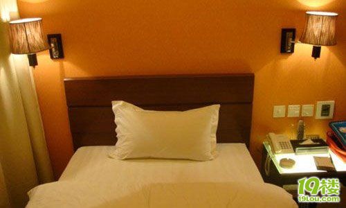 去年内地居民出境游最爱去香港-浙西大峡谷农