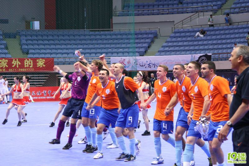 巴西足球亲临杭州~门票免费发放,平板电脑能你