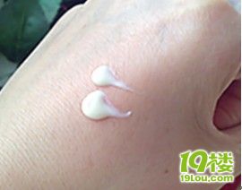 用了两个月,薇姿的美白精华效果真的很赞-咖啡