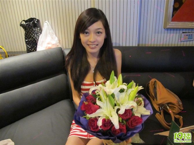 浙江银监局前台小妞