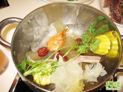 [美食狗仔隊]【1隊】KT的6月FB(一)豆撈+苦艾酒[17貼-2011-6]