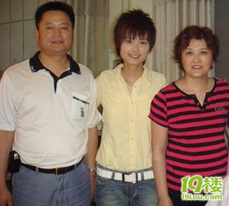 父亲节献礼:明星们与父亲的罕见合照-八卦田-杭