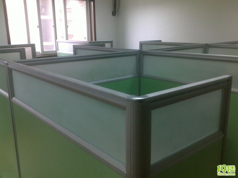 转让一对一个性化辅导班课桌椅-闲置二手交易