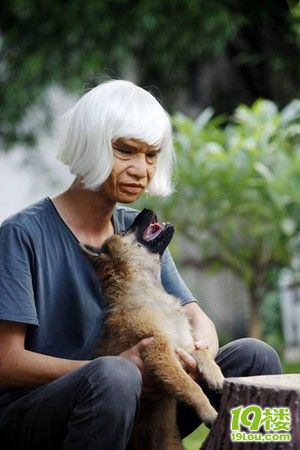 男子瞬间变美女 广东仿真人皮制作过程全揭秘