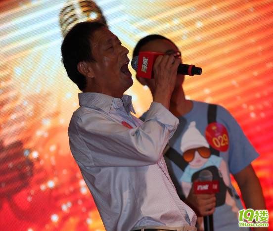 酱油大叔来了!闪亮登场百威麦霸英雄汇!-八卦